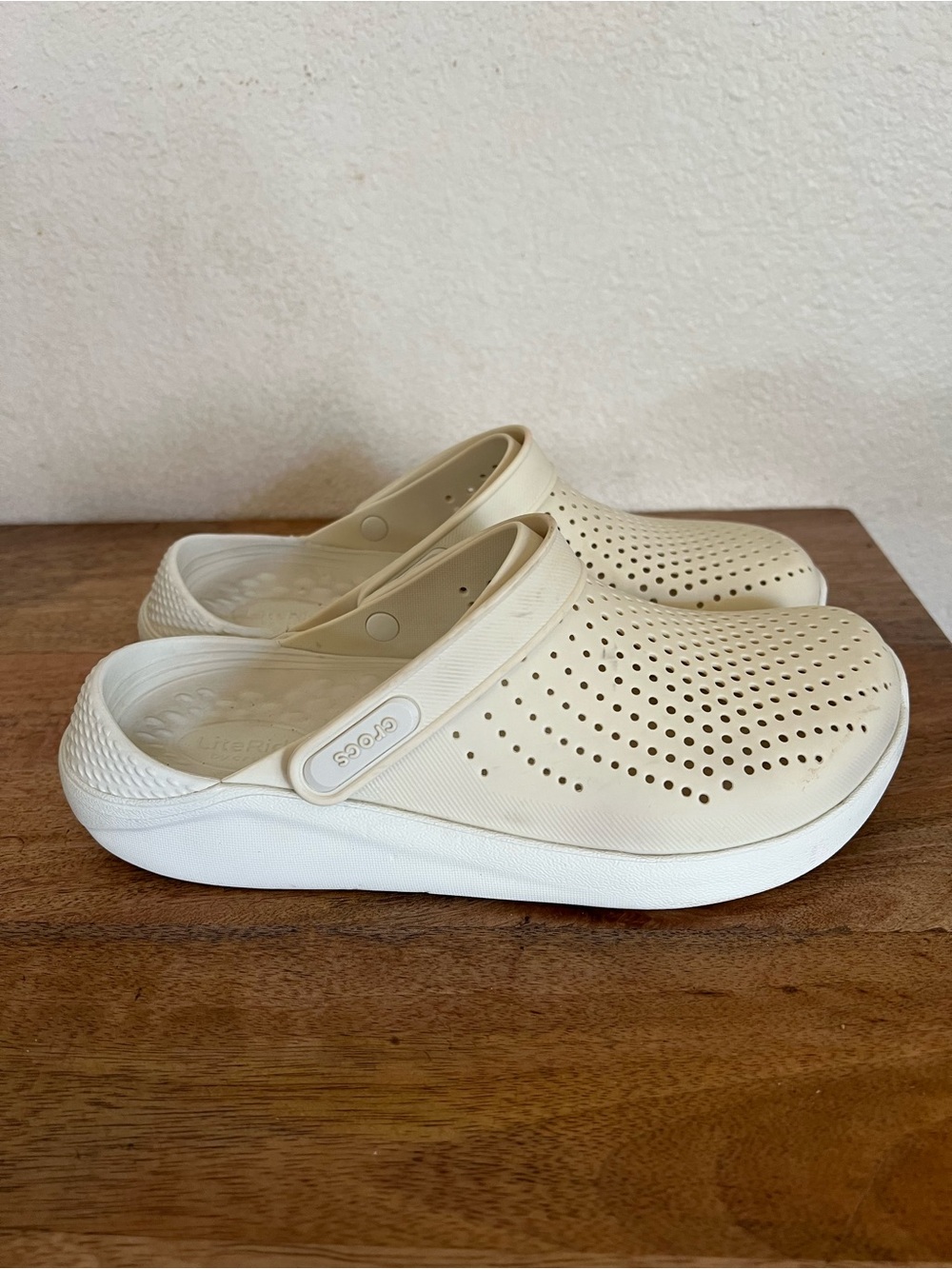 Crocs Unisex LiteRide 204592 Cream Tan Slip On Comfort Clog US Mens 7 Womens 9